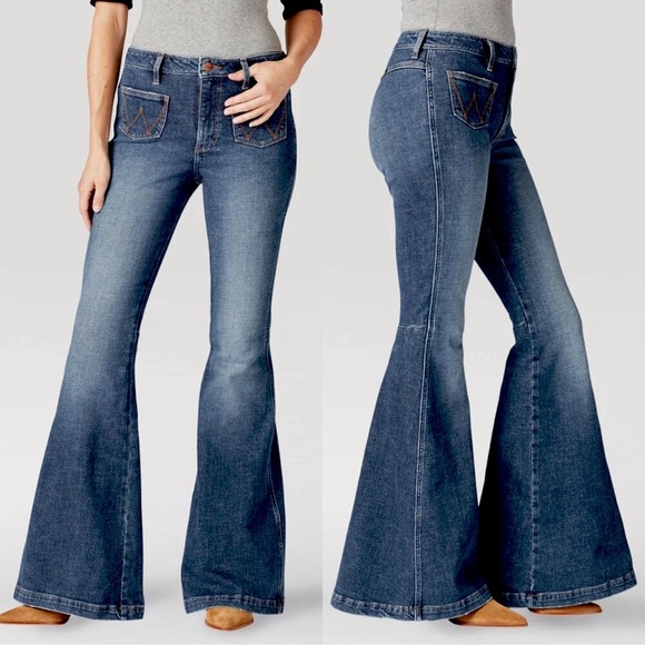 WRANGLER RETRO WOMEN'S HIGH RISE FLARE PATCH POCKET VICTORIA STRETCH JEANS - Picture 1 of 10